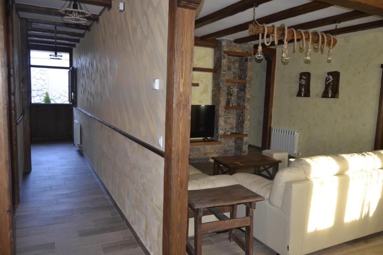 El Capricho De Los Carrascos Juarros de Voltoya 外观 照片